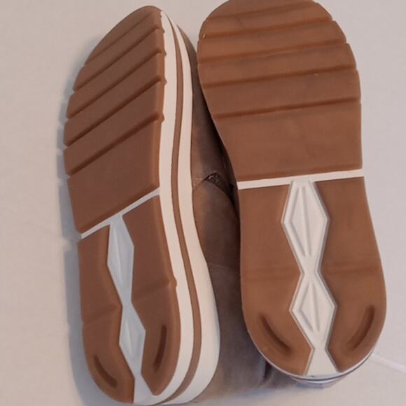 NWOT Steve Madden Women's Size 8.5 Glided Unit Platform High-Top Sneaker. - Picture 5 of 8